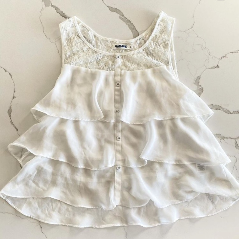 Garage sleeveless top